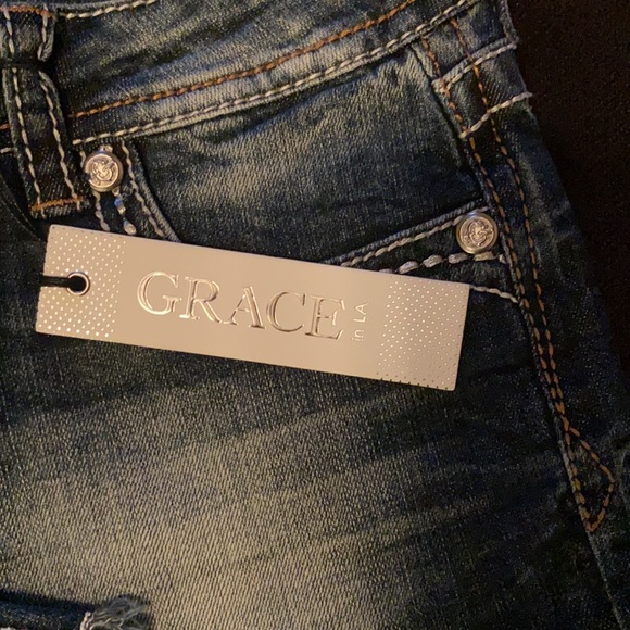 Size 25 Jean Shorts - Picture 15 of 15